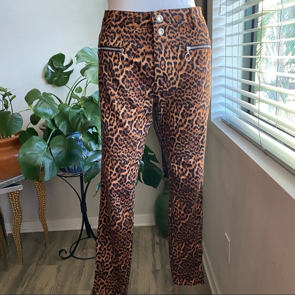 Zara Pants - Zara Leopard Print Mid Rise Skinny Pants  NWOT